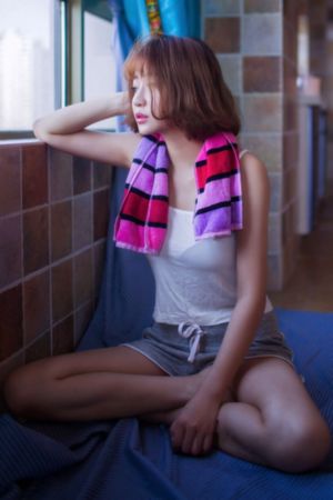 蜜桃臀大白腿美女视频在线观看_90分钟完整视频视频大全
